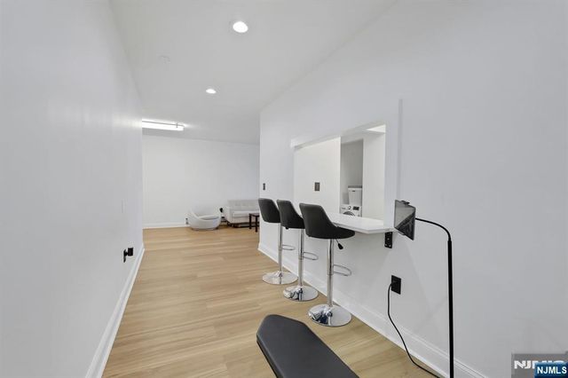 111 Mulberry 3T, Newark, NJ 07102