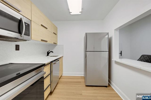 111 Mulberry 3T, Newark, NJ 07102