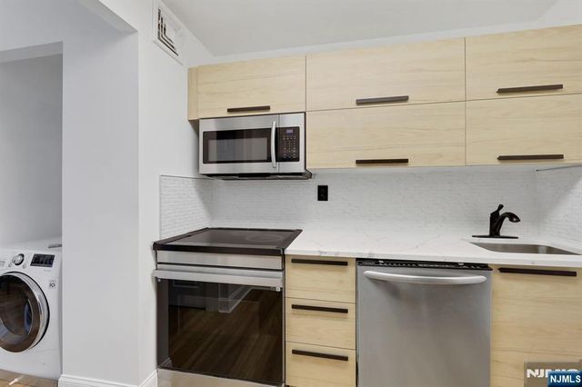 111 Mulberry 3T, Newark, NJ 07102