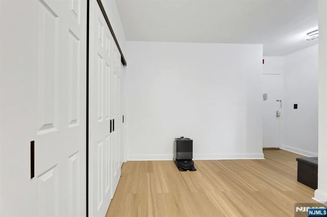 111 Mulberry 3T, Newark, NJ 07102