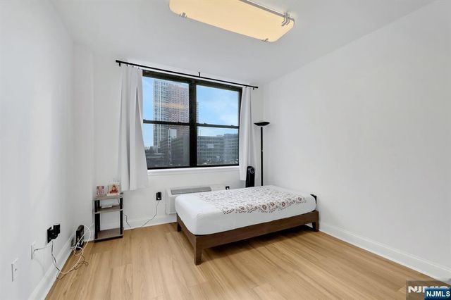 111 Mulberry 3T, Newark, NJ 07102