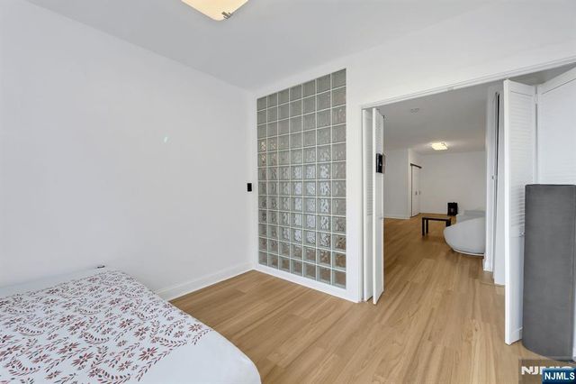 111 Mulberry 3T, Newark, NJ 07102