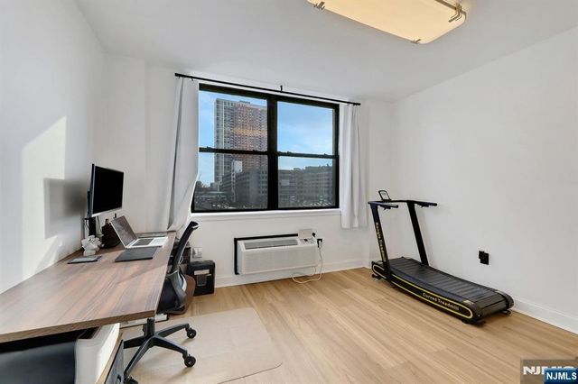 111 Mulberry 3T, Newark, NJ 07102