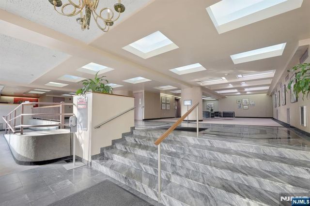 111 Mulberry 3T, Newark, NJ 07102