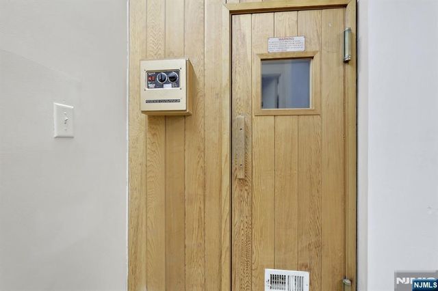 111 Mulberry 3T, Newark, NJ 07102