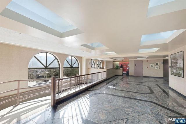 111 Mulberry 3T, Newark, NJ 07102