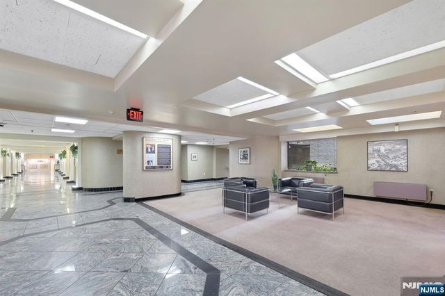 111 Mulberry 3T, Newark, NJ 07102