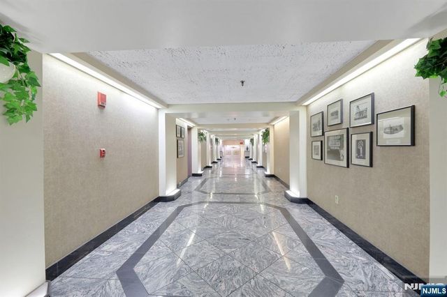 111 Mulberry 3T, Newark, NJ 07102