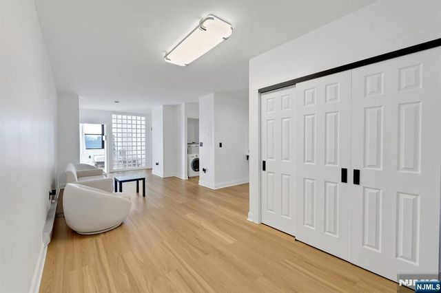 111 Mulberry 3T, Newark, NJ 07102