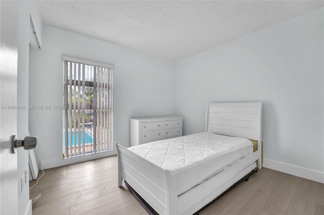 8775 Park Blvd 112, Miami, FL 33172