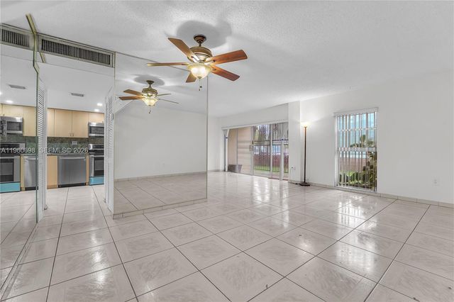 8775 Park Blvd 112, Miami, FL 33172