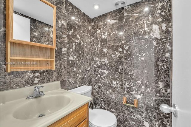 8775 Park Blvd 112, Miami, FL 33172