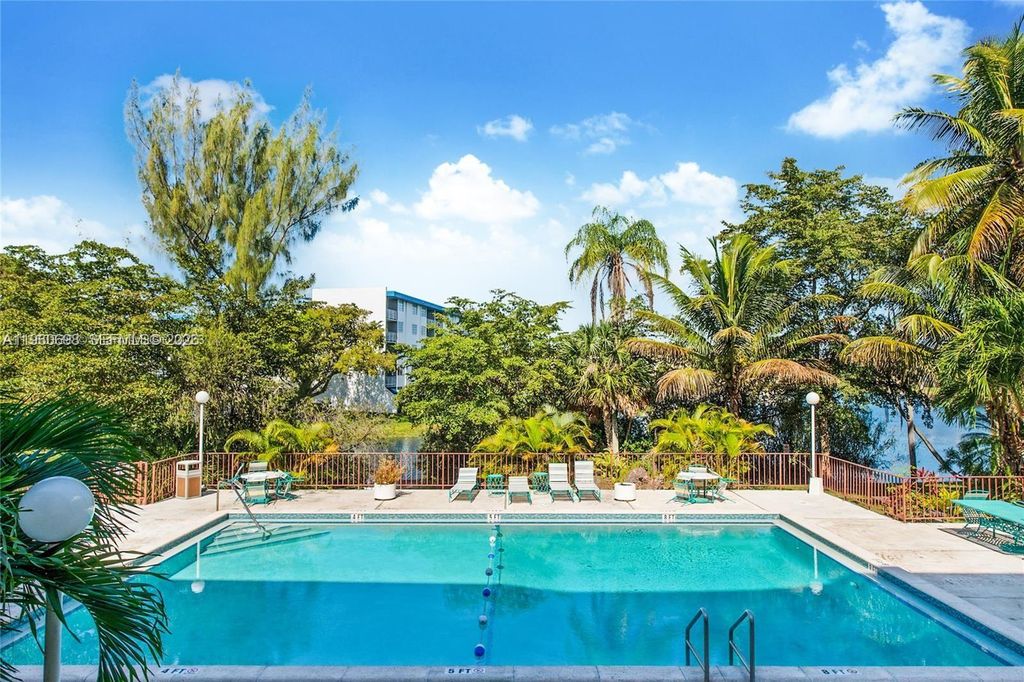 8775 Park Blvd 112, Miami, FL 33172