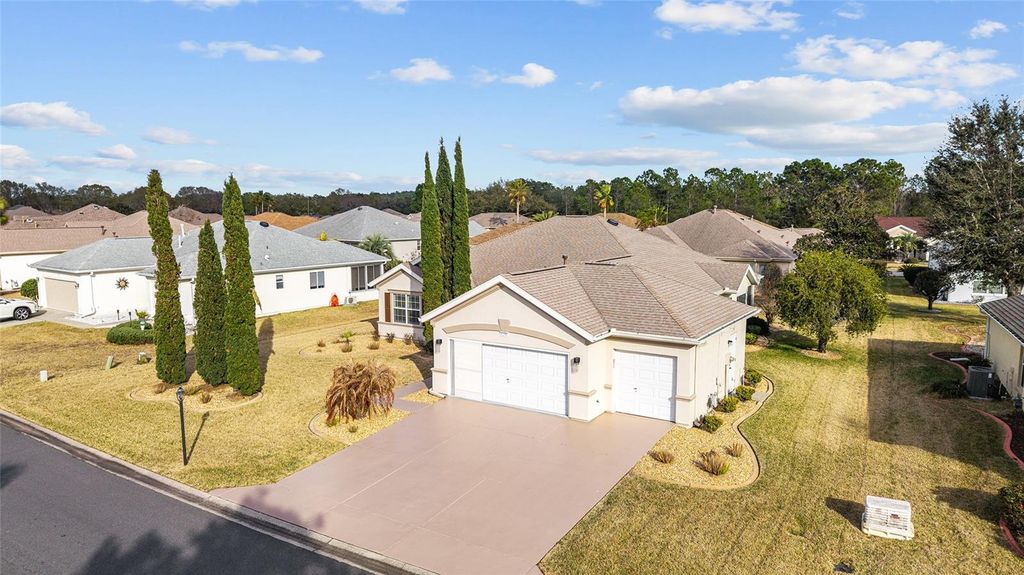 Image 43 of property listing at 12507 SE 90TH TERRACE, Summerfield, FL 34491