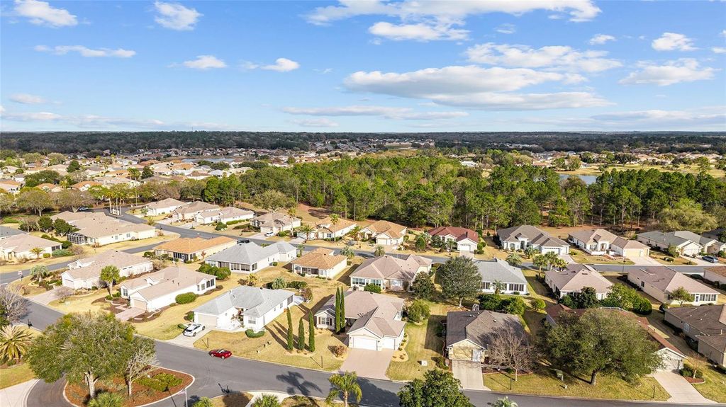 Image 48 of property listing at 12507 SE 90TH TERRACE, Summerfield, FL 34491