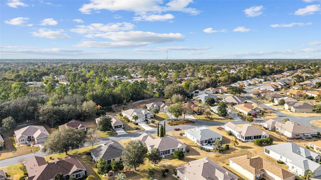 Image 53 of property listing at 12507 SE 90TH TERRACE, Summerfield, FL 34491