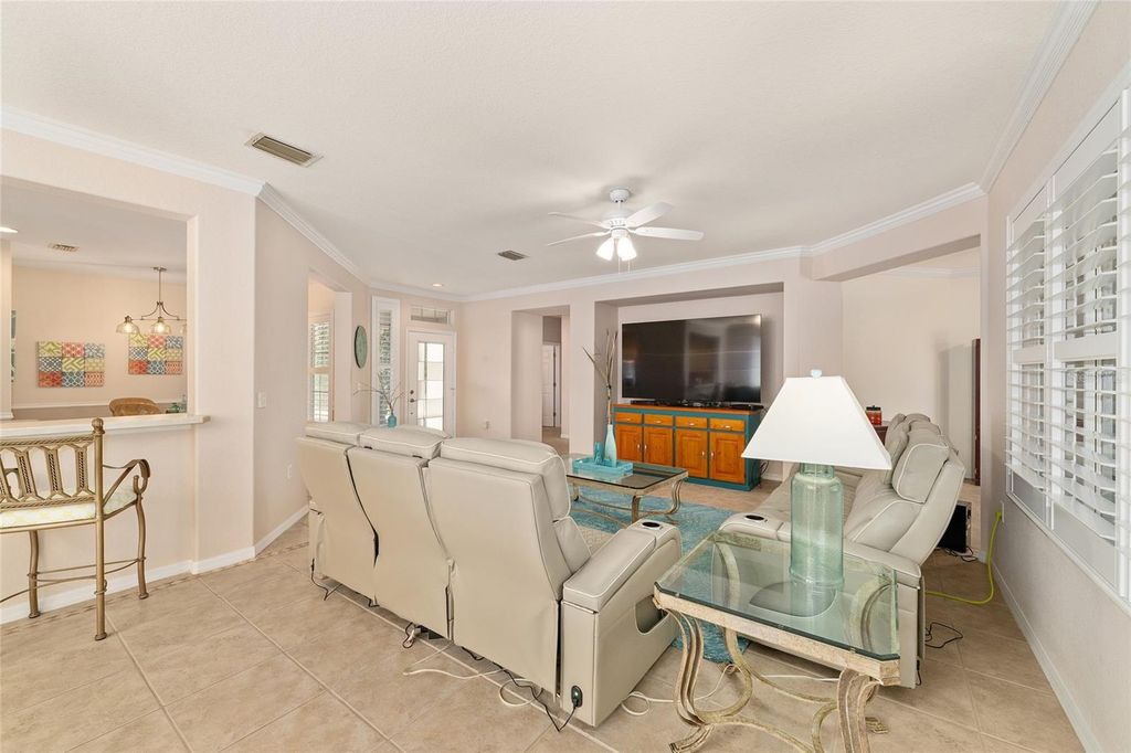 Image 10 of property listing at 12507 SE 90TH TERRACE, Summerfield, FL 34491