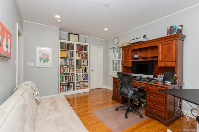 9 Holland Place, Hartsdale, NY 10530