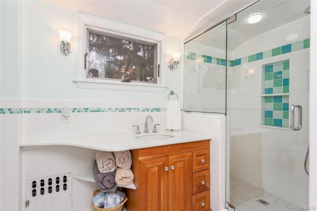 9 Holland Place, Hartsdale, NY 10530