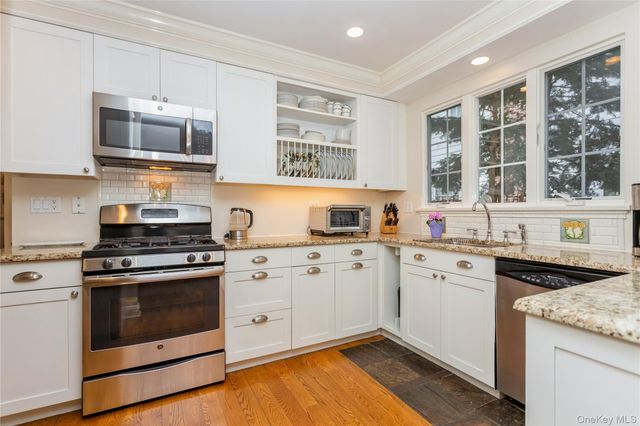 9 Holland Place, Hartsdale, NY 10530