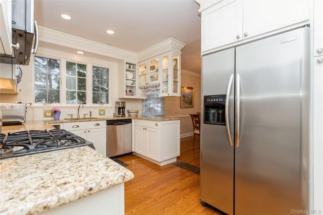 9 Holland Place, Hartsdale, NY 10530