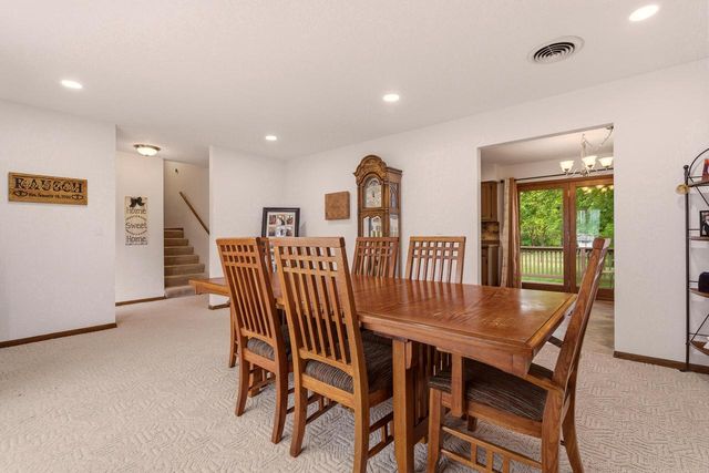 205 3rd AVENUE E, Holmen, WI 54636