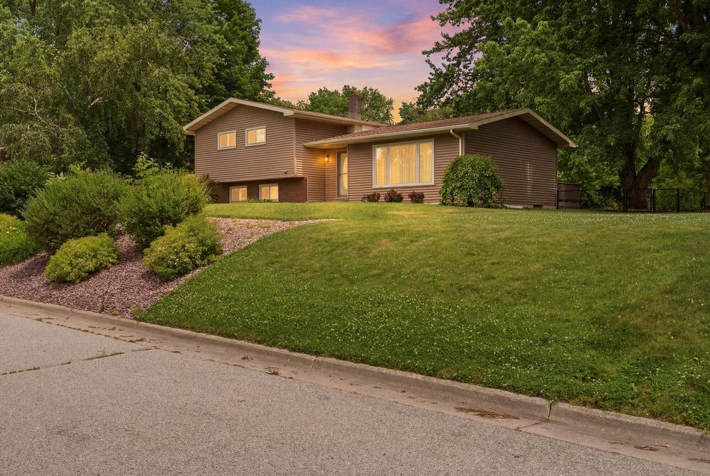 205 3rd AVENUE E, Holmen, WI 54636