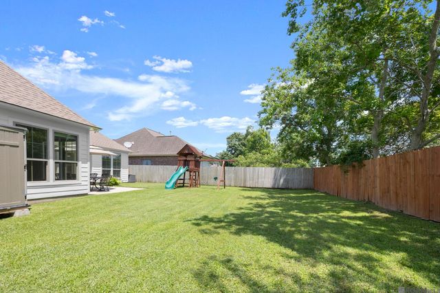 16208 Woodland Trail Ave, Saint George, LA 70817