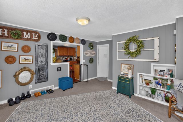 2709 E 37th Court, Des Moines, IA 50317