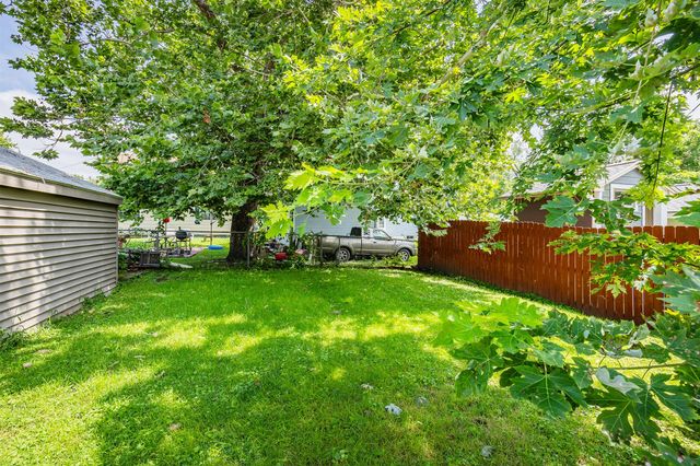 2709 E 37th Court, Des Moines, IA 50317
