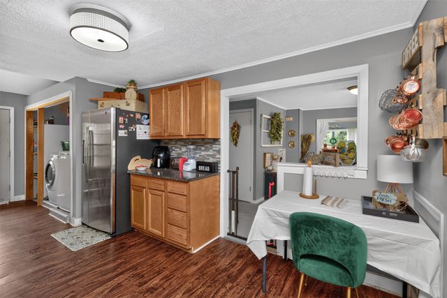 2709 E 37th Court, Des Moines, IA 50317