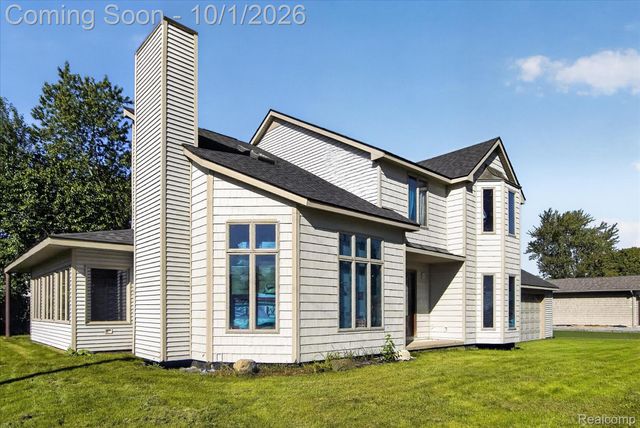 30038 Adams Drive, Gibraltar, MI 48173