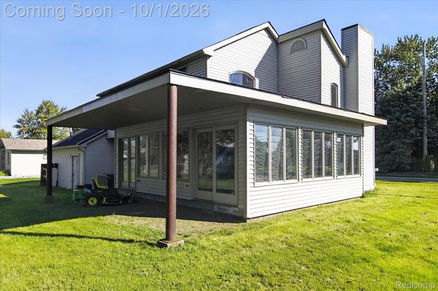 30038 Adams Drive, Gibraltar, MI 48173