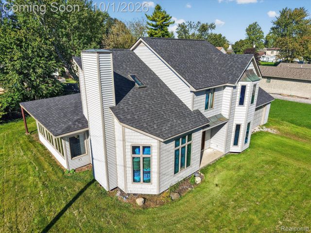 30038 Adams Drive, Gibraltar, MI 48173