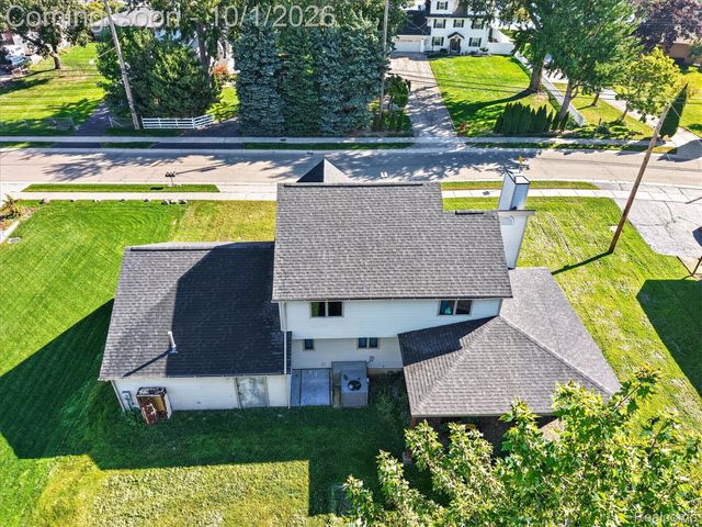 30038 Adams Drive, Gibraltar, MI 48173