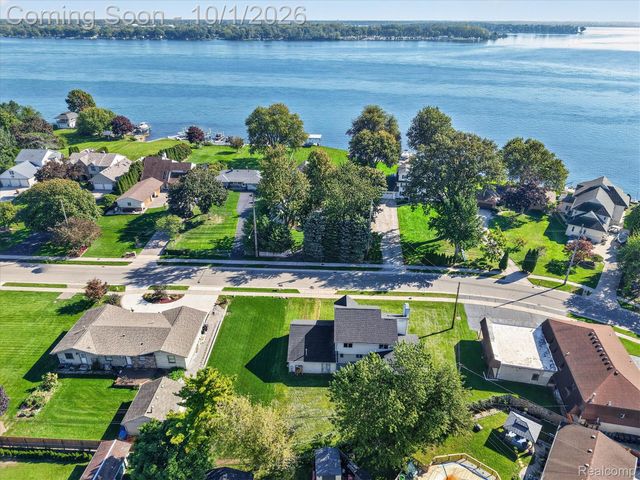 30038 Adams Drive, Gibraltar, MI 48173