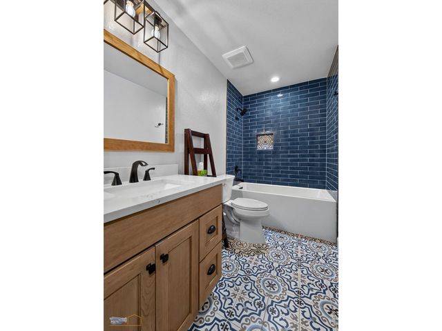 3000 Martingale Dr, Berthoud, CO 80513