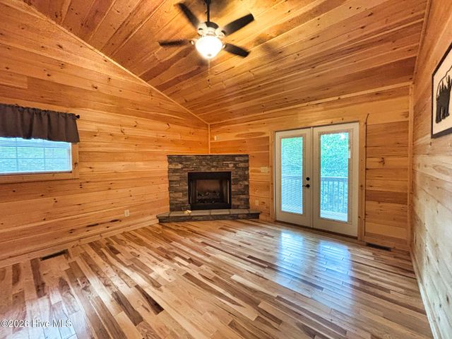 325 Dawsons Lane, Murphy, NC 28906