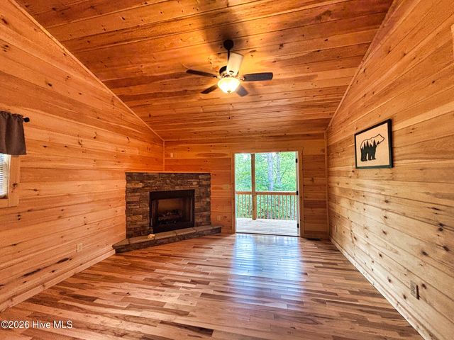325 Dawsons Lane, Murphy, NC 28906