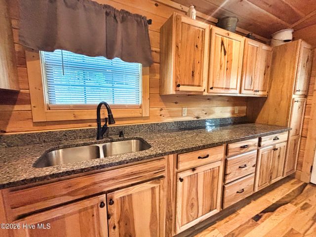 325 Dawsons Lane, Murphy, NC 28906