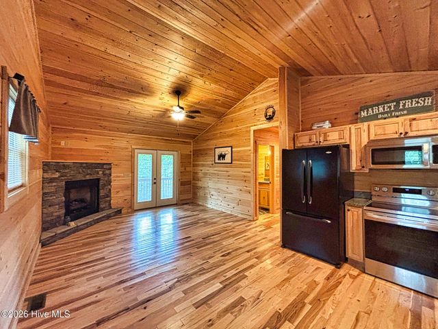 325 Dawsons Lane, Murphy, NC 28906