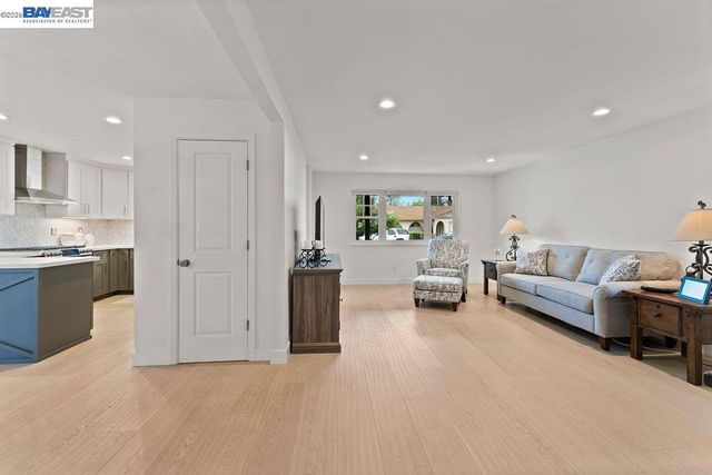 919 Oak St, Brentwood, CA 94513