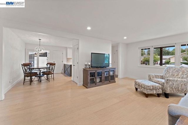 919 Oak St, Brentwood, CA 94513