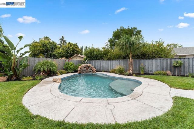 919 Oak St, Brentwood, CA 94513