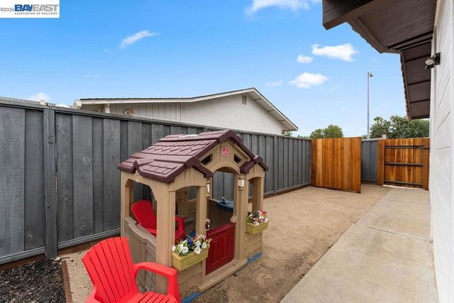 919 Oak St, Brentwood, CA 94513