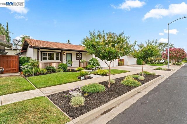 919 Oak St, Brentwood, CA 94513