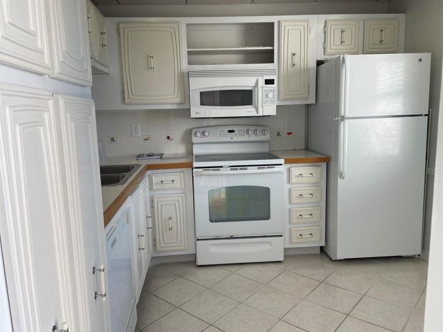 2717 Florida Boulevard 424, Delray Beach, FL 33483