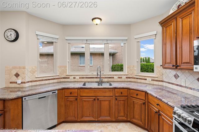 16238 Via Mera, Macomb Township, MI 48042