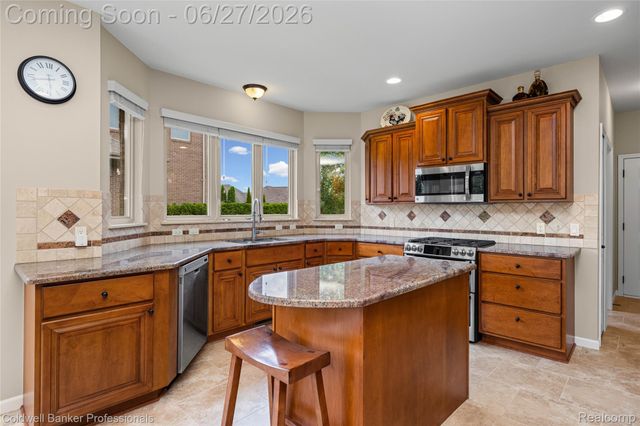 16238 Via Mera, Macomb Township, MI 48042