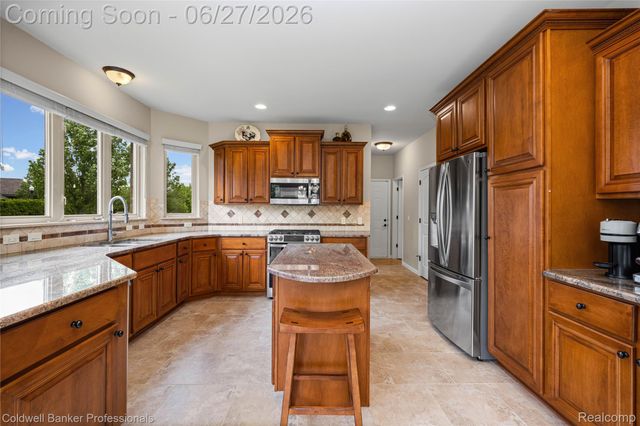 16238 Via Mera, Macomb Township, MI 48042